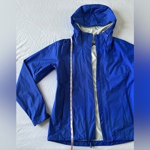 The North Face Dryvent Raincoat Electric Blue Size Small
